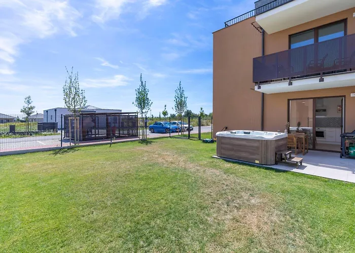 Boho Apt W Jacuzzi, Grill & Garden