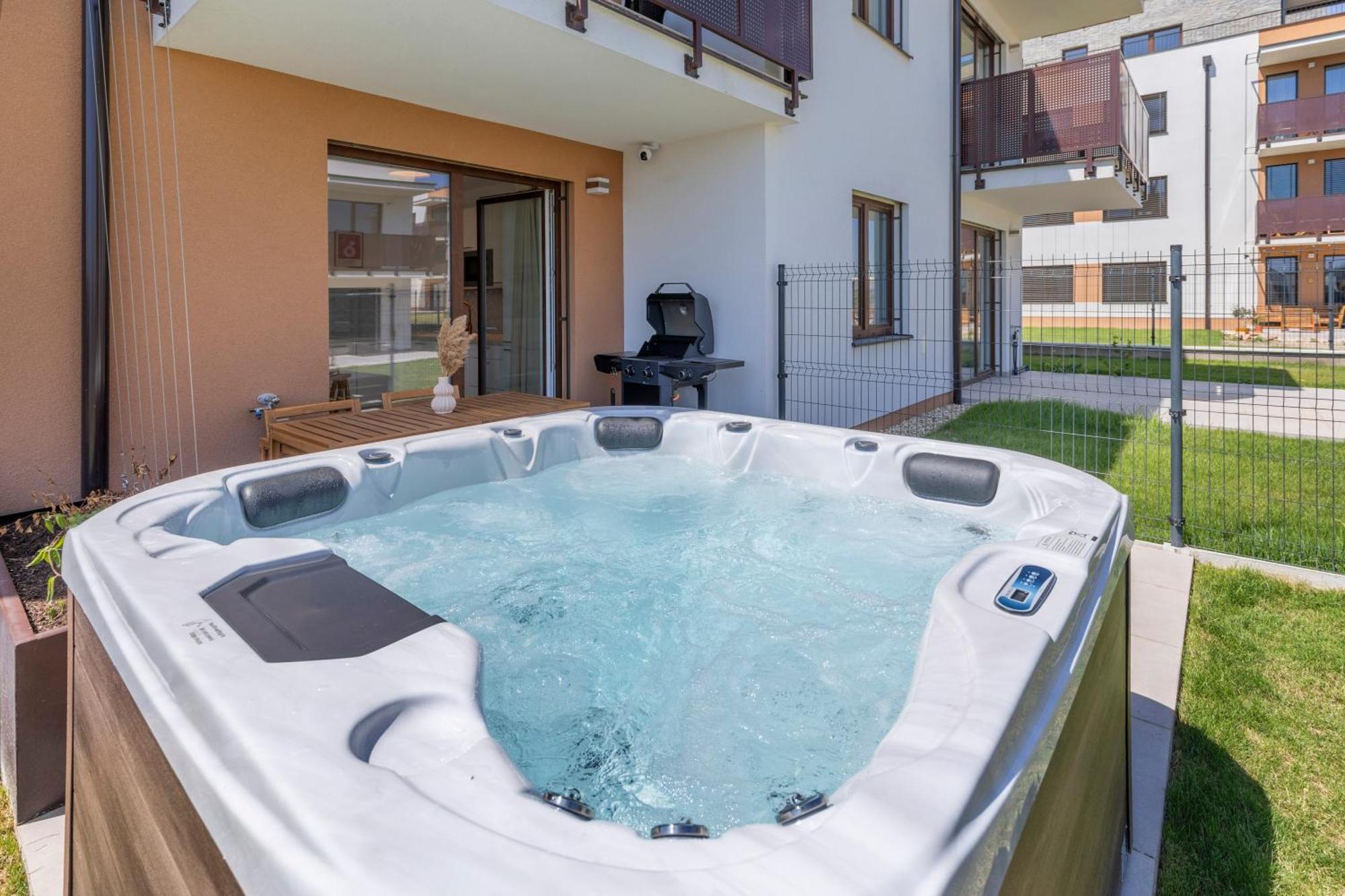 Boho W Jacuzzi, Grill & Garden *